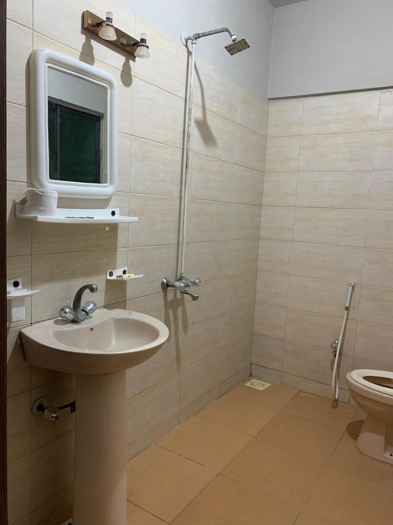 Goho Rooms Badar Karachi Luaran gambar