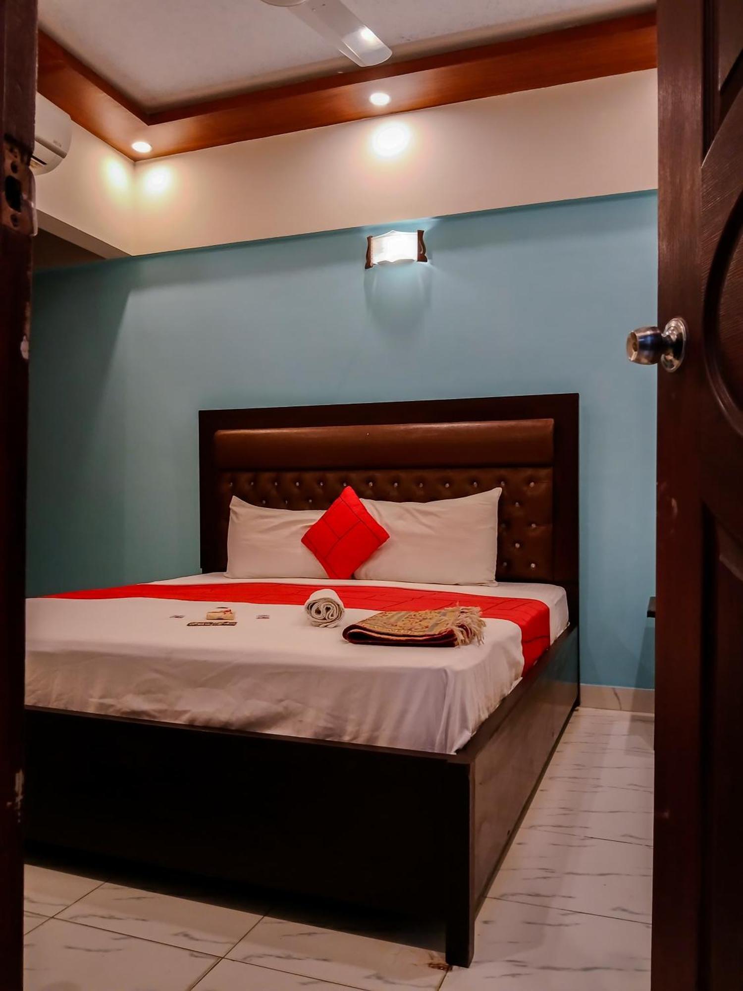 Goho Rooms Badar Karachi Luaran gambar